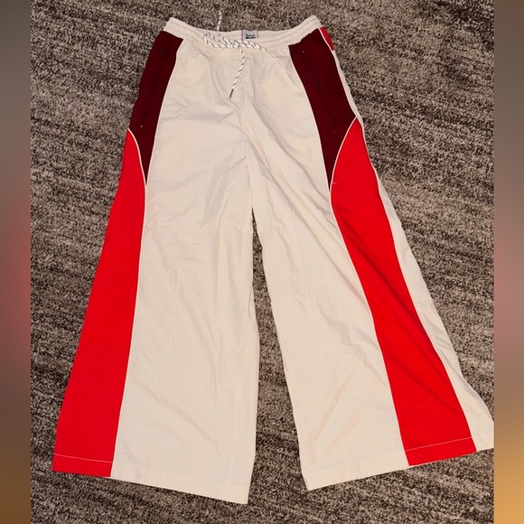 URBAN OUTFITTERS BDG ADRIENNE NYLON WIDE LEG TRACK PANTS NWOT SIZE SMALL UO FP - Picture 3 of 9